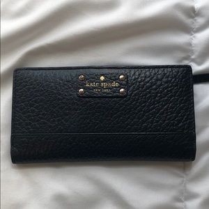 LIKE NEW Kate Spade leather wallet